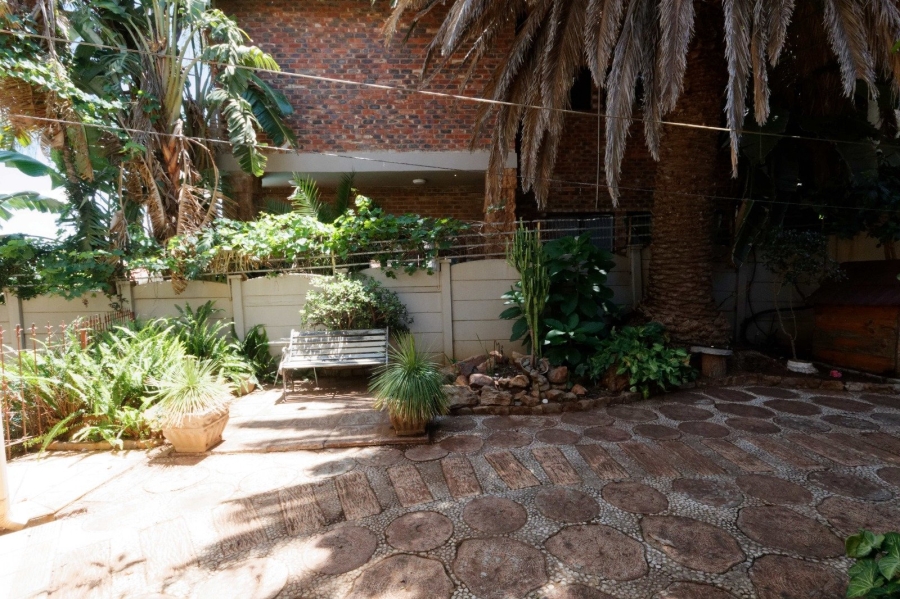 5 Bedroom Property for Sale in Wilkoppies North West